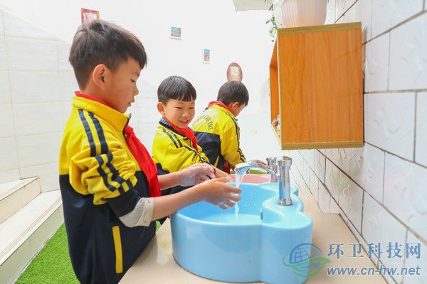 貴州織金：農(nóng)村學(xué)校的&ldquo;廁所革命&rdquo;