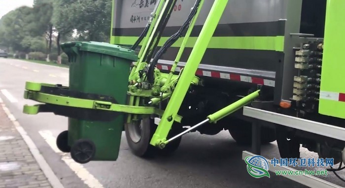5G來(lái)了！中聯(lián)環(huán)境環(huán)衛(wèi)智慧機(jī)器人作業(yè)集群落地長(zhǎng)沙