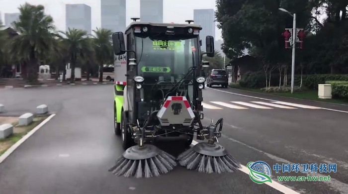 5G來(lái)了！中聯(lián)環(huán)境環(huán)衛(wèi)智慧機(jī)器人作業(yè)集群落地長(zhǎng)沙